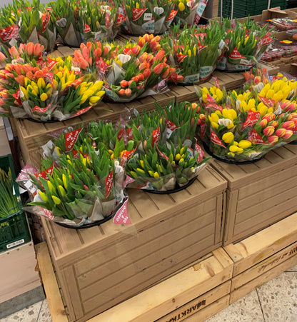 Flower display wood look
75,2 x 60,6 x 67,0 cm 
consisting of 3 pieces
